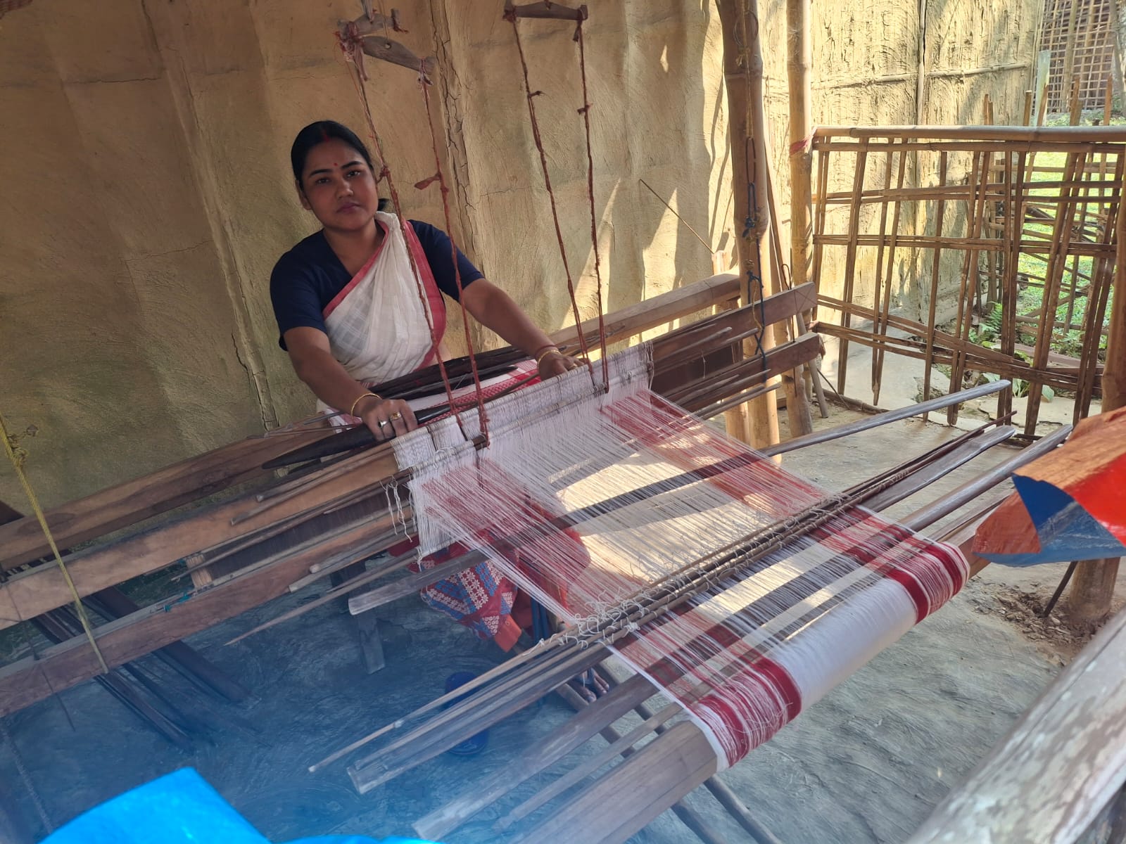 Women working on Handloom